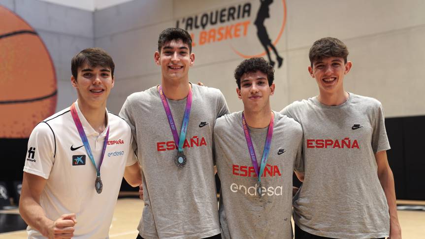 Marí, De Larrea, Navarro and Barberá: Four friends making history with the U17M national team