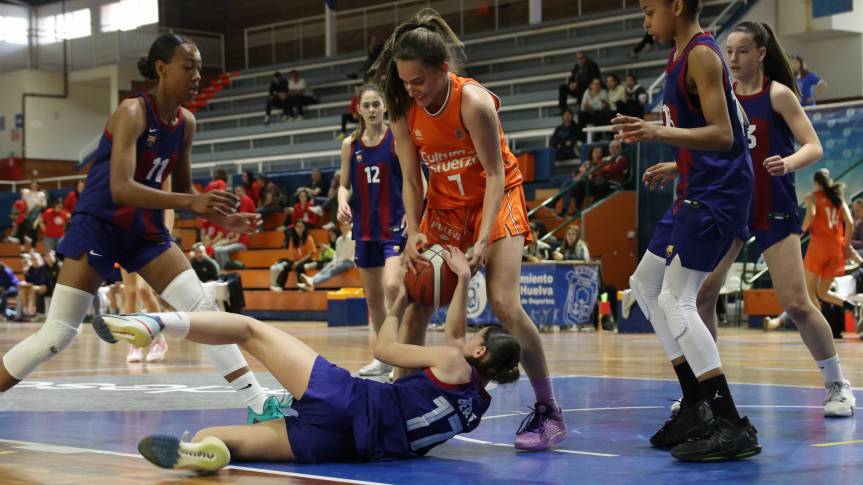Valencia Basket fights but they will compete for the fifth place (61-67)