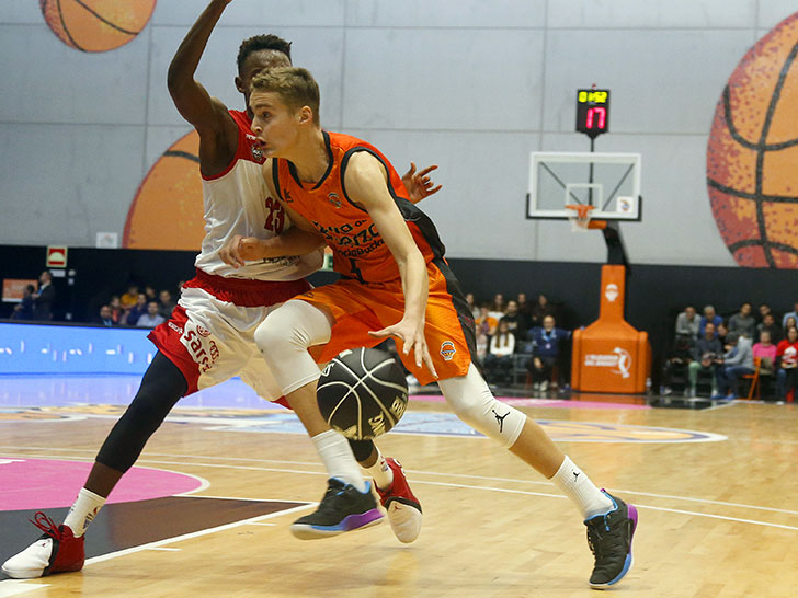 Valencia Basket guanya en el seu debut