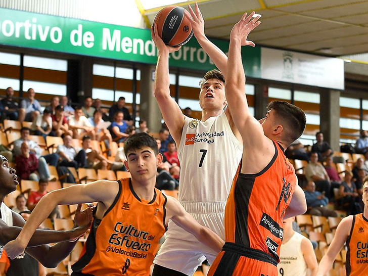Valencia Basket loses in its first game in the Adidas NGT Finals (54-97)